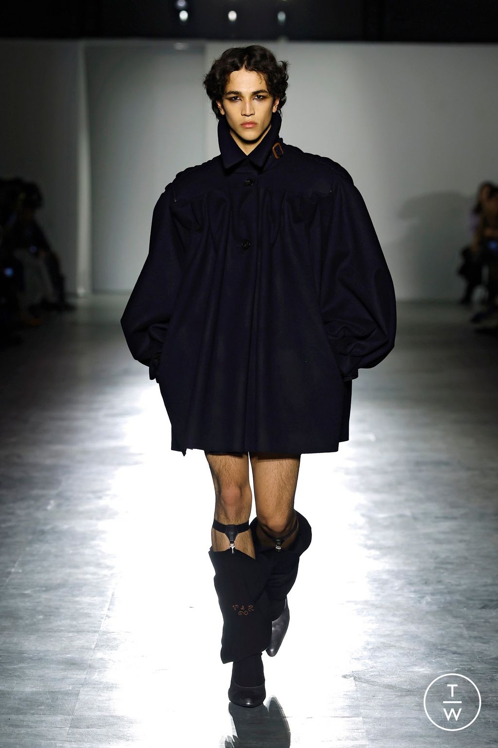 Fashion Week Paris Fall/Winter 2026 look 5 from the Vivienne Westwood collection womenswear