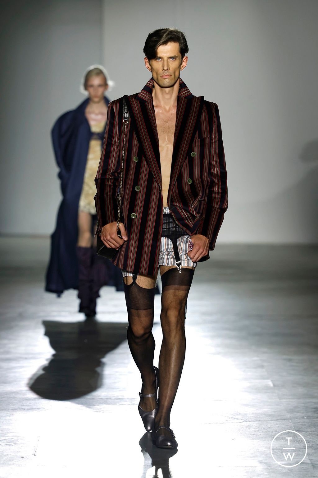 Fashion Week Paris Fall/Winter 2026 look 16 from the Vivienne Westwood collection womenswear