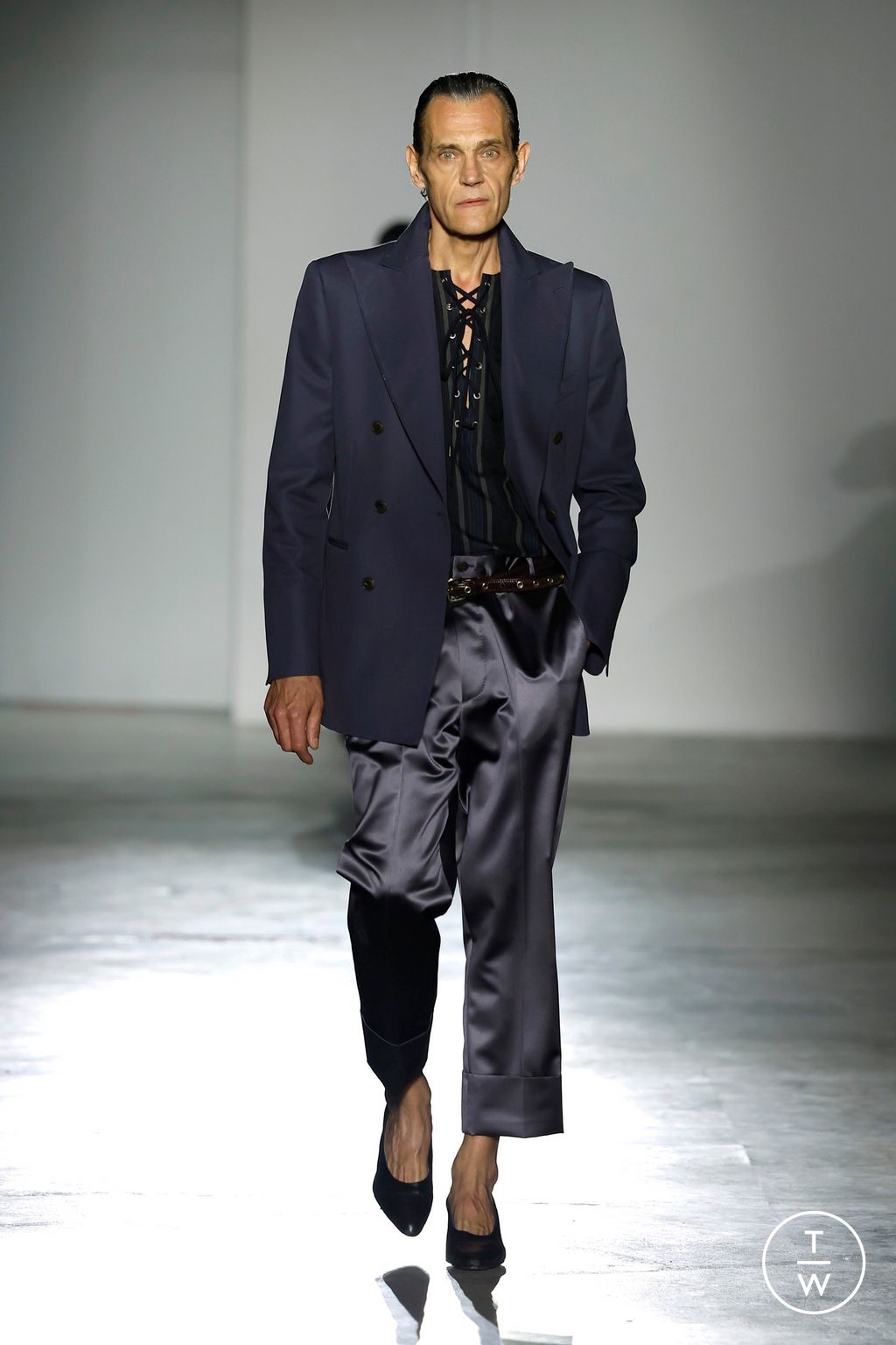 Fashion Week Paris Fall/Winter 2026 look 18 from the Vivienne Westwood collection womenswear