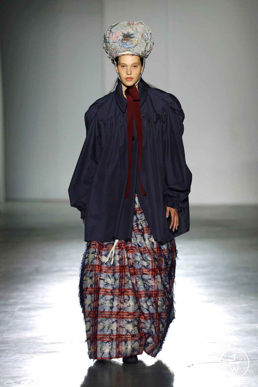 Fashion Week Paris Fall/Winter 2026 look 33 from the Vivienne Westwood collection womenswear