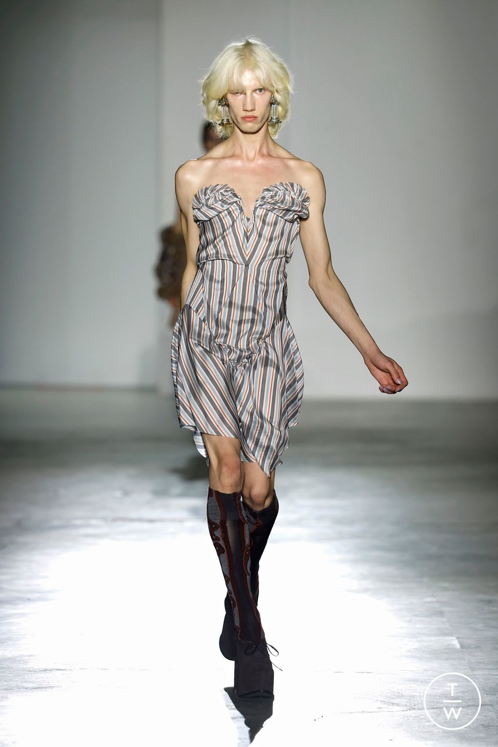 Fashion Week Paris Fall/Winter 2026 look 41 from the Vivienne Westwood collection womenswear
