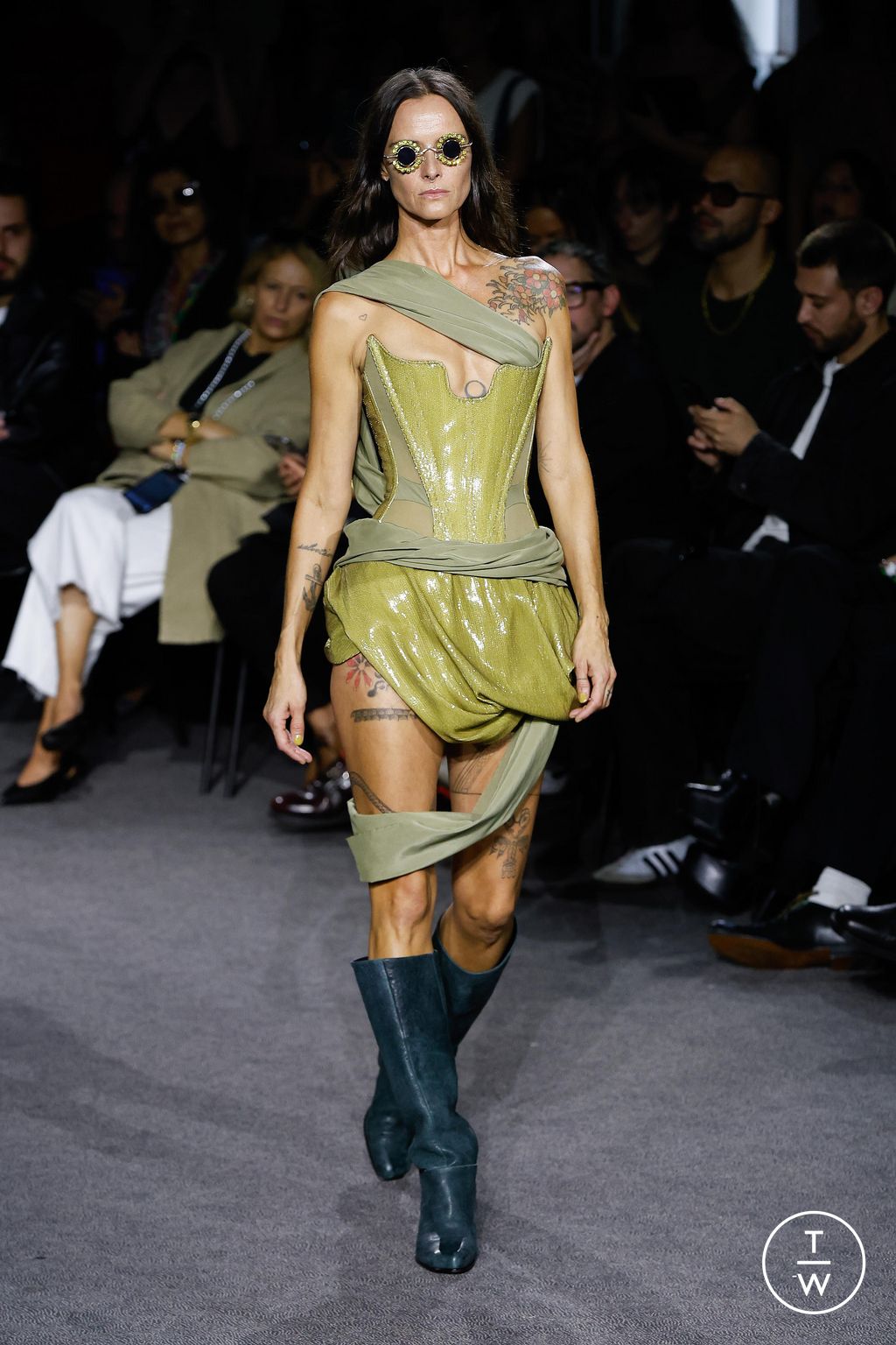 Fashion Week Paris Spring/Summer 2024 look 35 from the Andreas Kronthaler for Vivienne Westwood collection womenswear