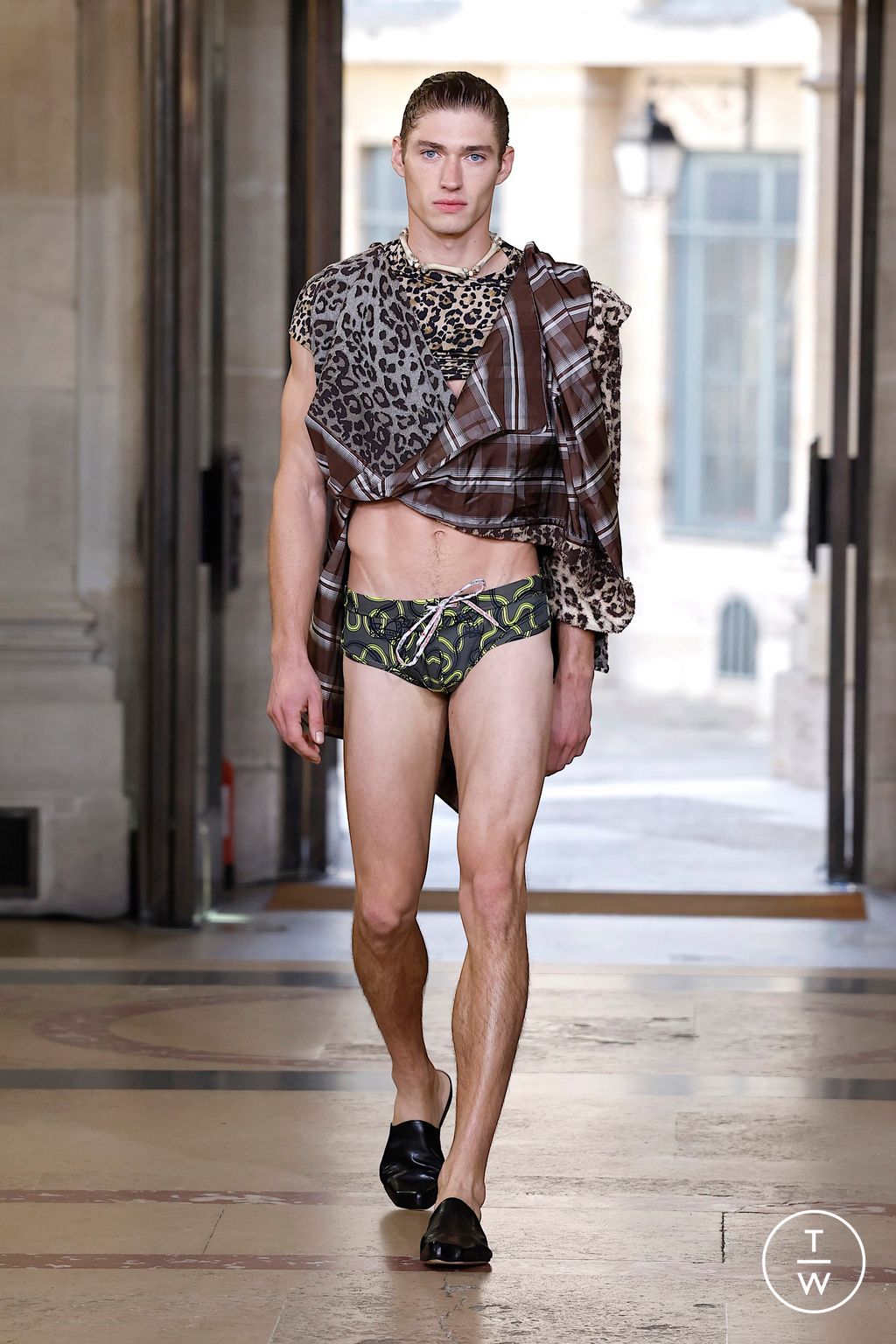 Fashion Week Paris Spring/Summer 2026 look 2 from the Vivienne Westwood collection womenswear