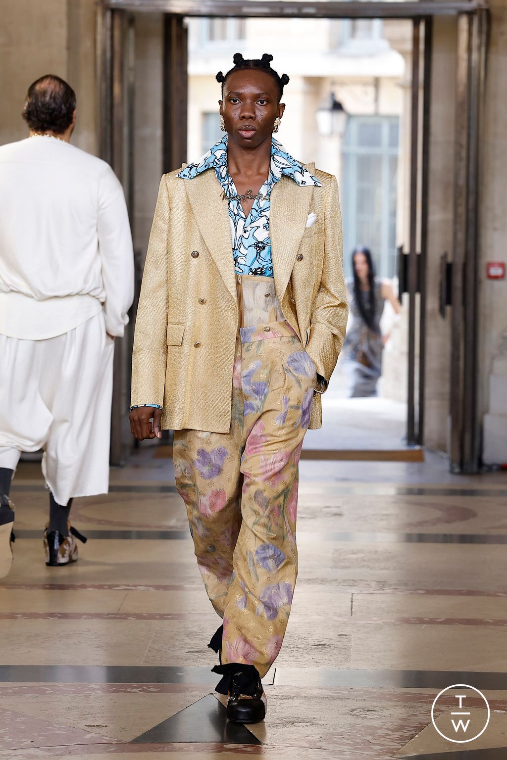 Fashion Week Paris Spring/Summer 2026 look 32 from the Vivienne Westwood collection womenswear
