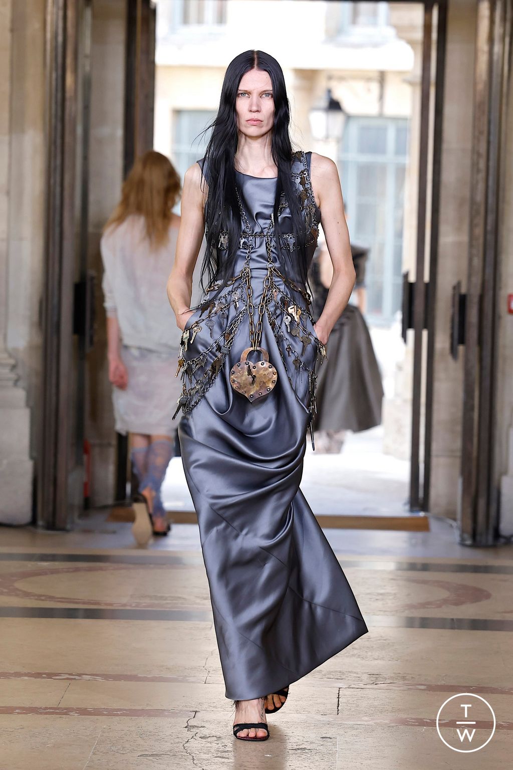 Fashion Week Paris Spring/Summer 2026 look 33 from the Vivienne Westwood collection 女装