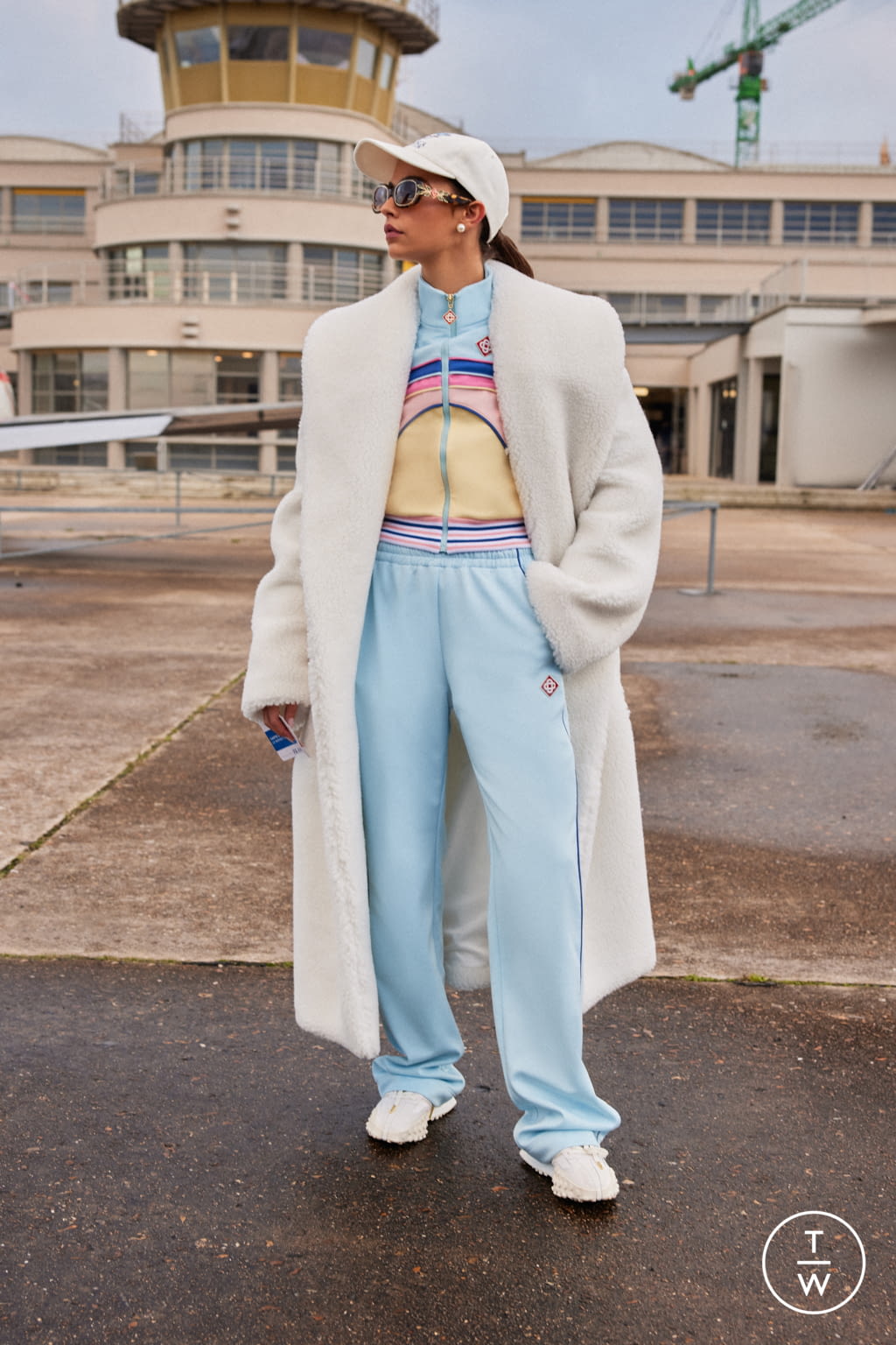 Fashion Week Paris Fall/Winter 2022 look 42 from the Casablanca collection menswear