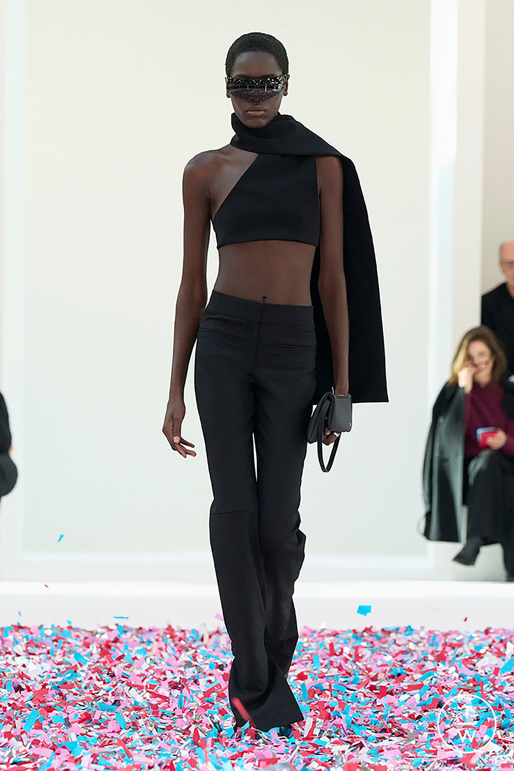Fashion Week Paris Fall/Winter 2025 look 2 de la collection Courrèges womenswear