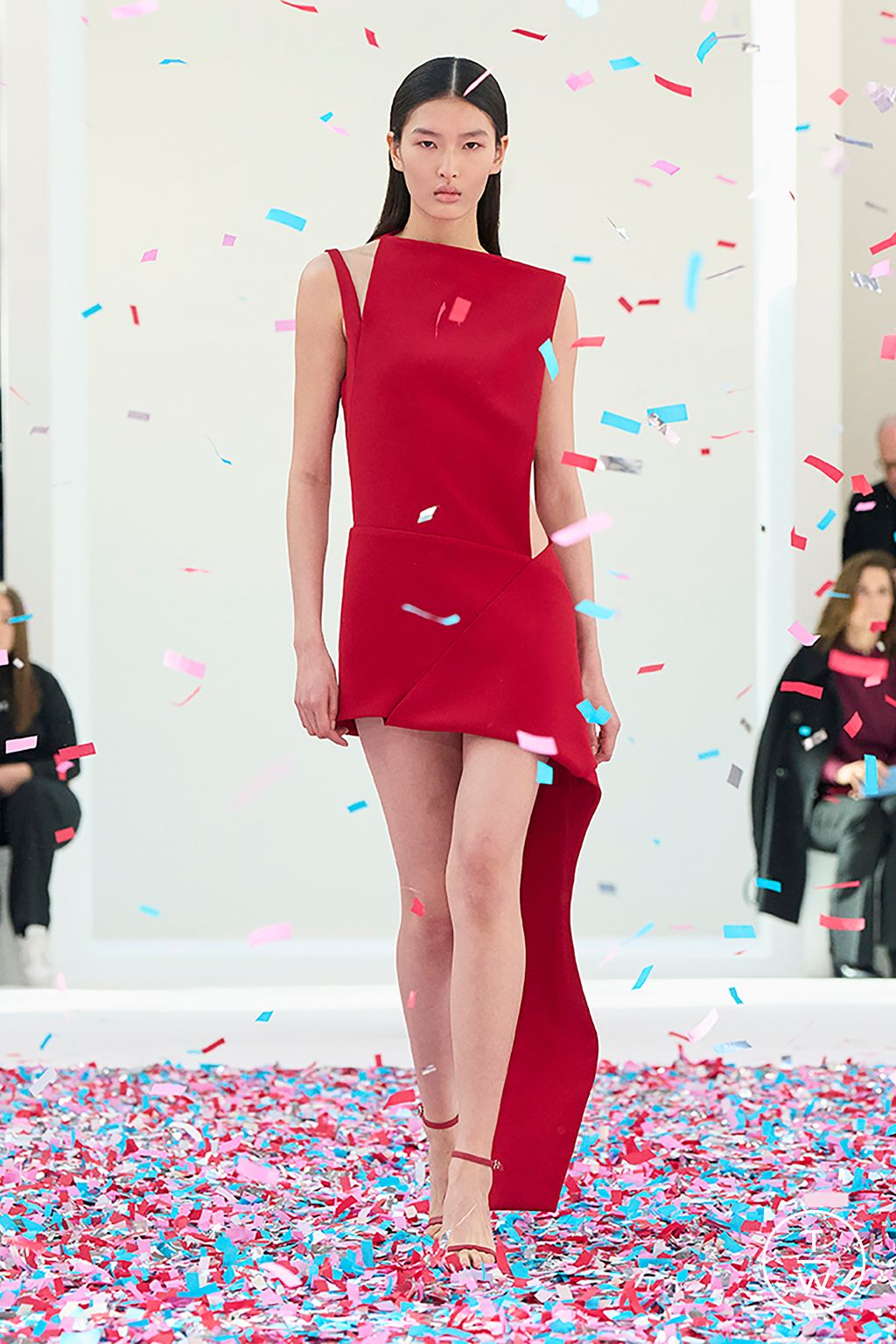 Fashion Week Paris Fall/Winter 2025 look 8 de la collection Courrèges womenswear