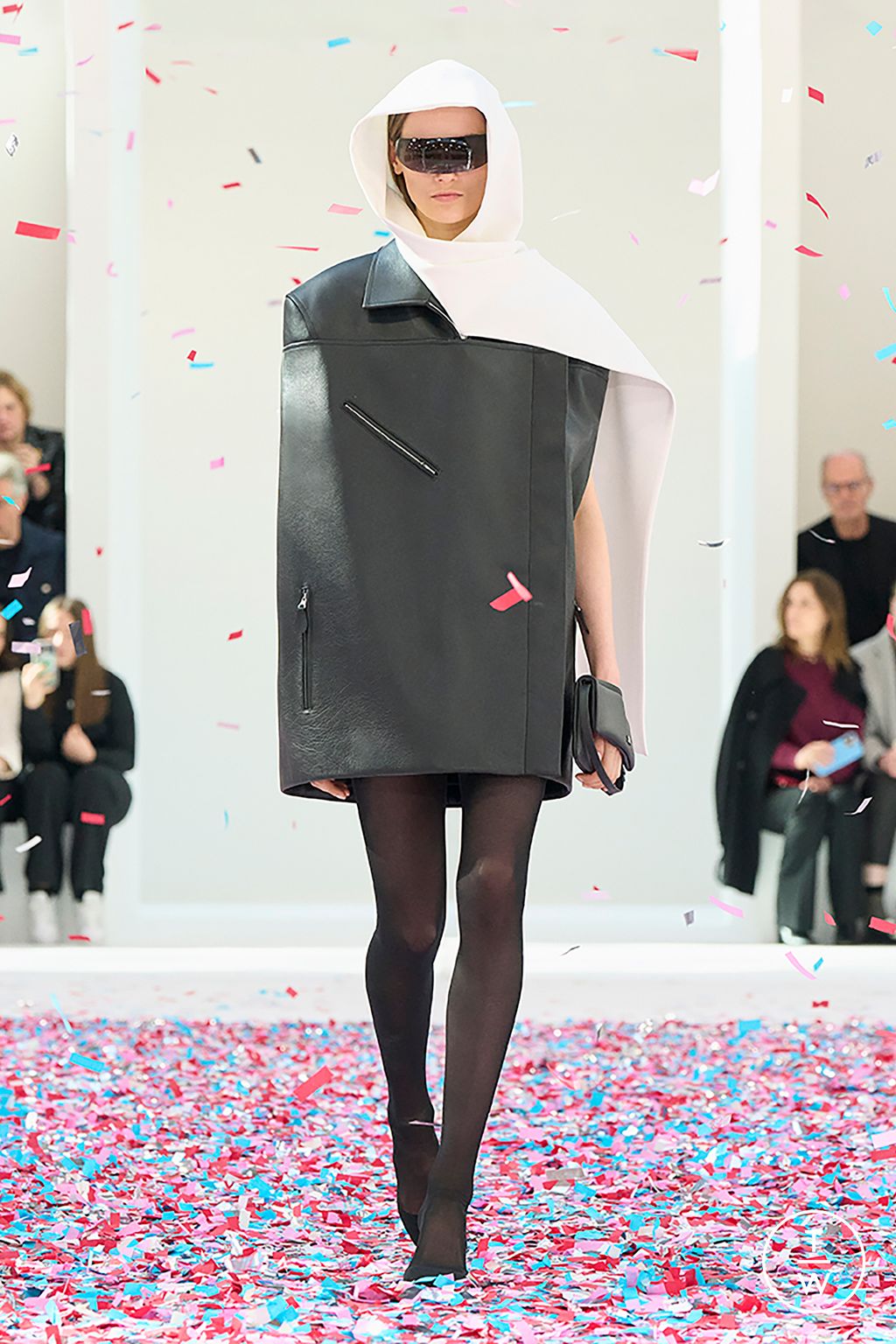 Fashion Week Paris Fall/Winter 2025 look 44 de la collection Courrèges womenswear