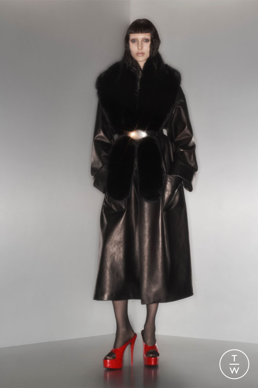 Fashion Week New York Pre-Fall 2023 look 2 from the Alexander Wang collection womenswear