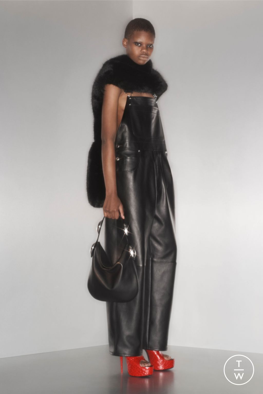 Fashion Week New York Pre-Fall 2023 look 4 from the Alexander Wang collection 女装