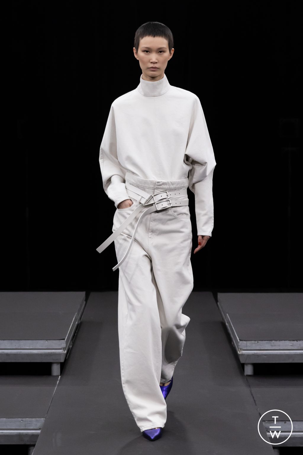 Fashion Week Paris Fall/Winter 2023 look 11 from the Rev collection 女装