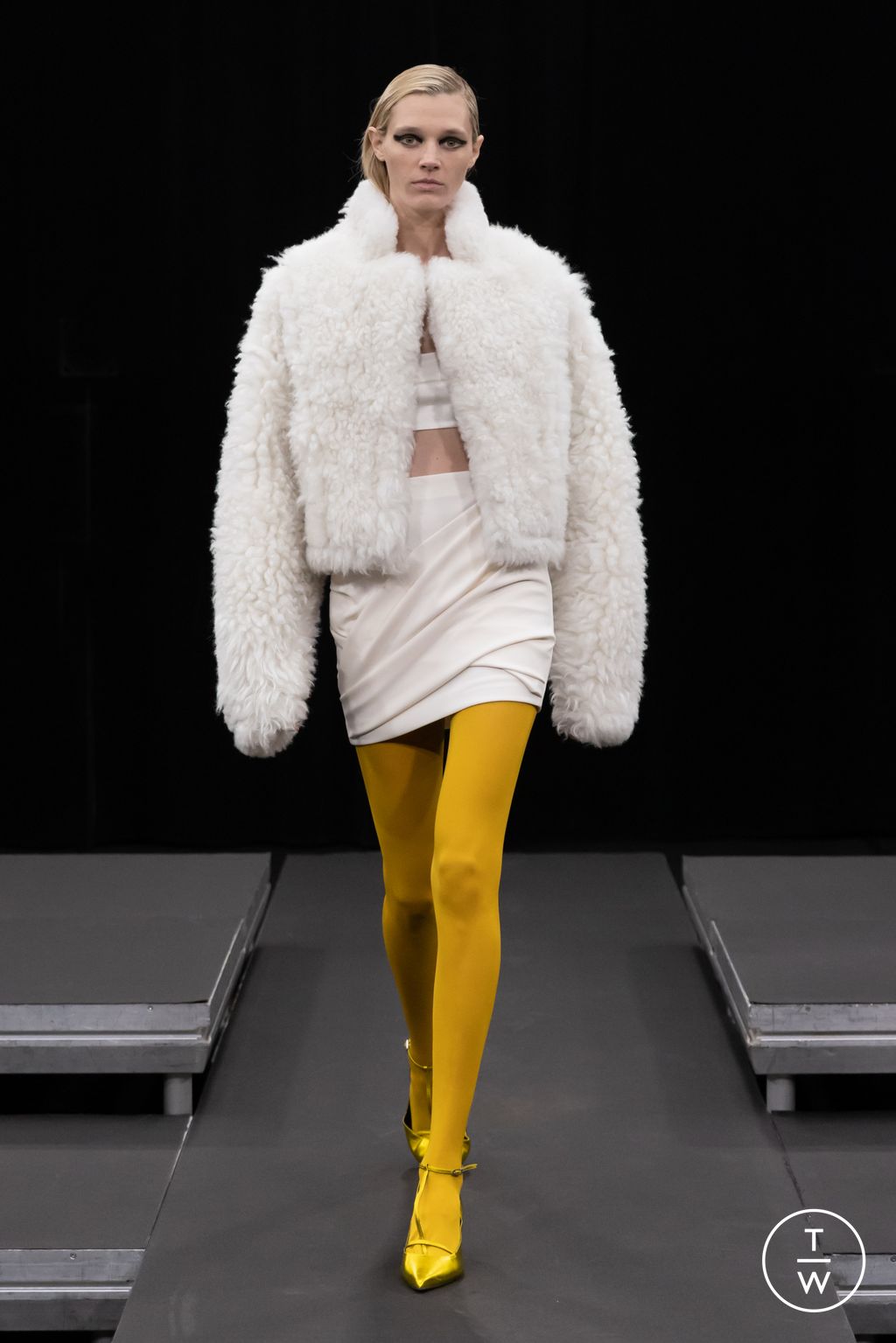 Fashion Week Paris Fall/Winter 2023 look 24 from the Rev collection 女装