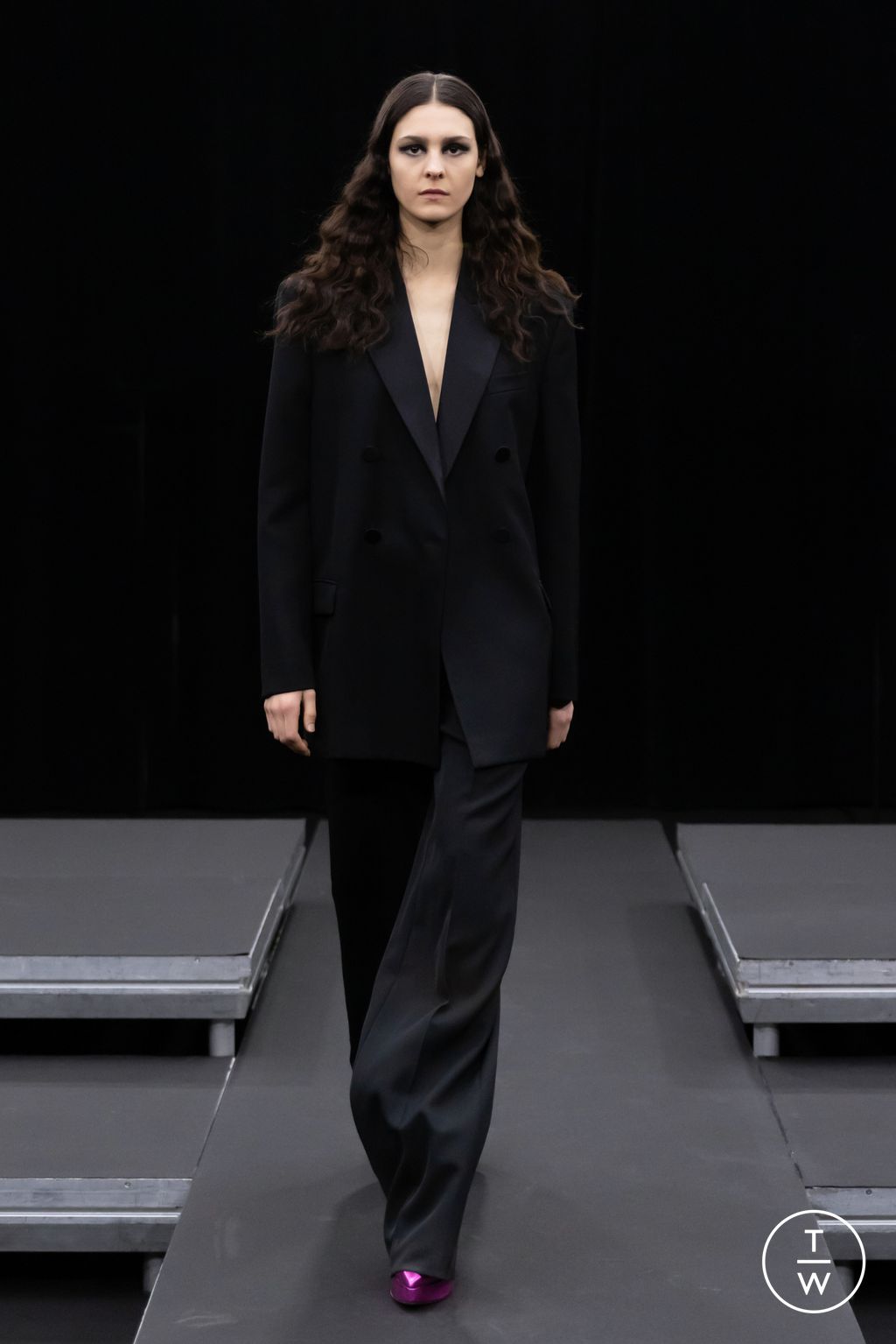 Fashion Week Paris Fall/Winter 2023 look 6 from the Rev collection 女装