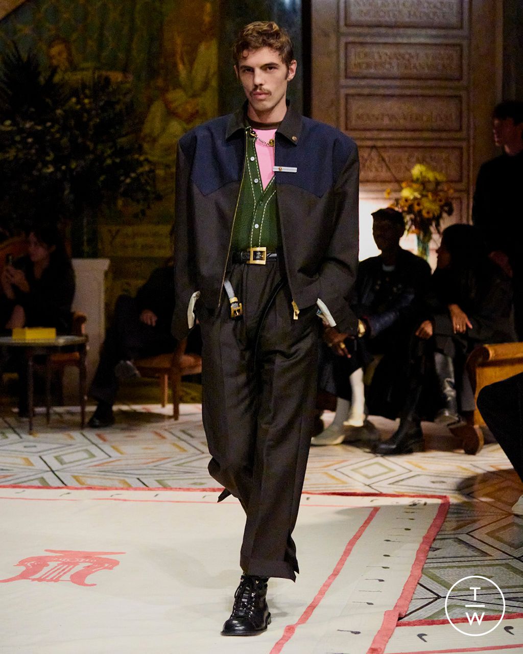 Fashion Week Milan Spring/Summer 2026 look 20 from the Versace collection womenswear