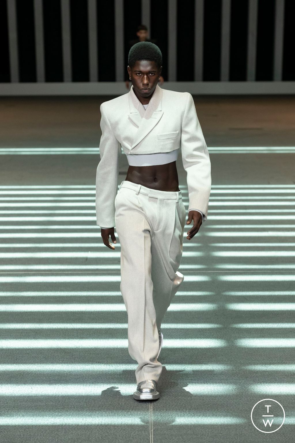 Fashion Week Paris Spring/Summer 2023 look 2 from the VTMNTS collection 男装