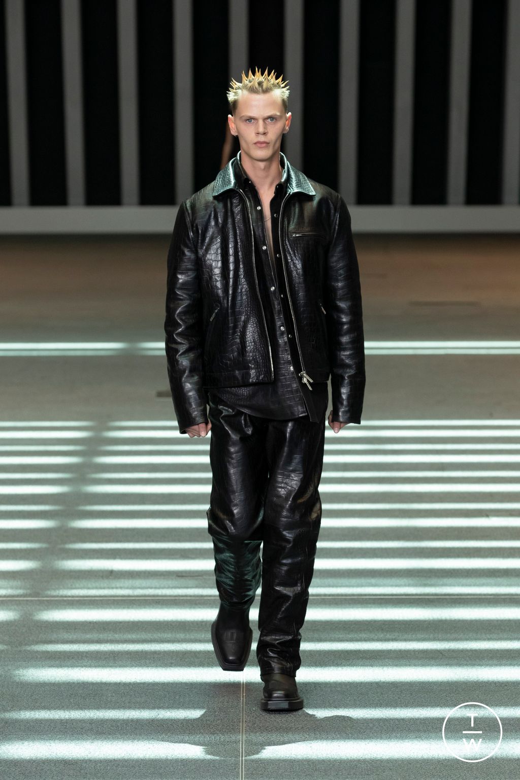 Fashion Week Paris Spring/Summer 2023 look 9 from the VTMNTS collection menswear