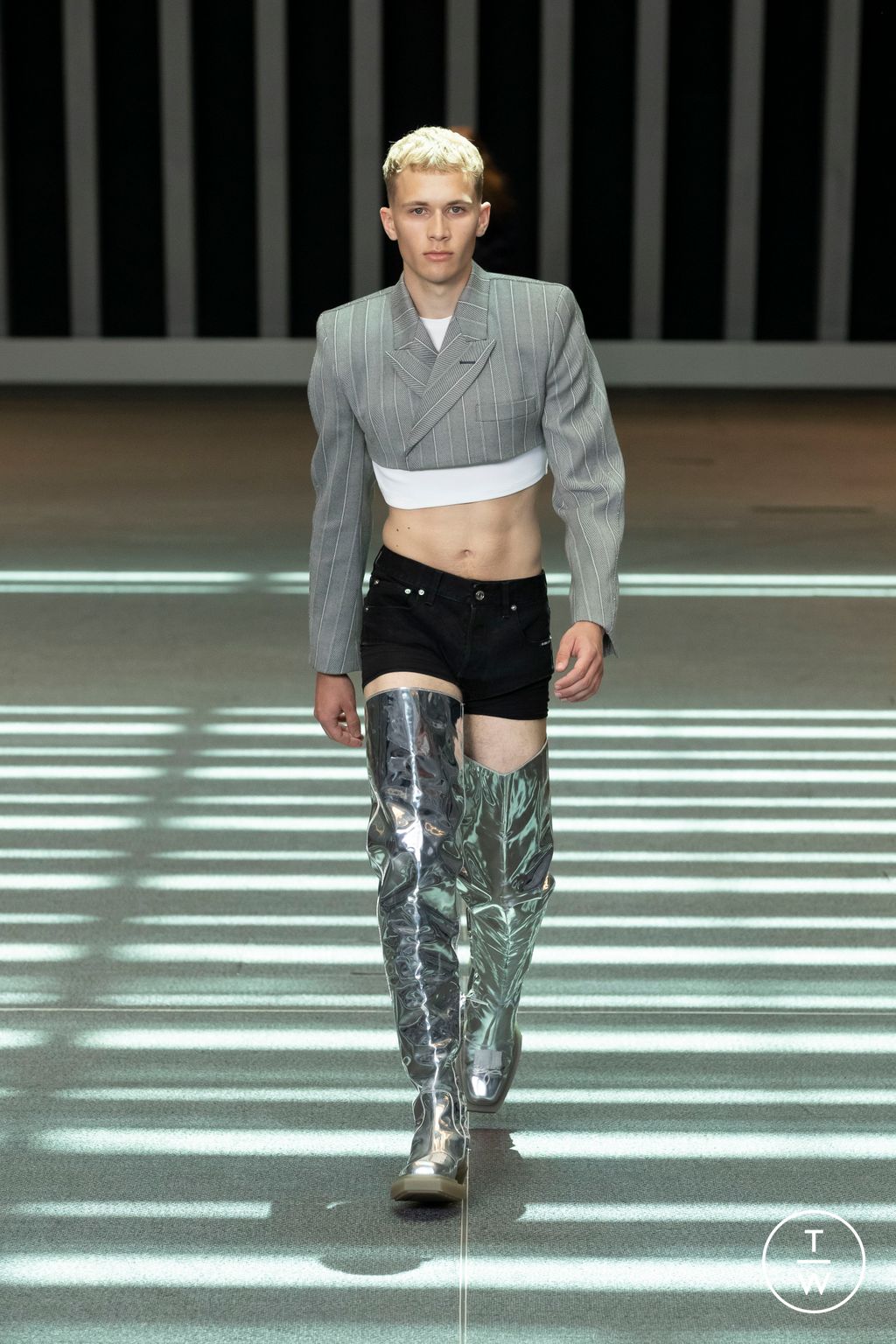 Fashion Week Paris Spring/Summer 2023 look 15 from the VTMNTS collection menswear