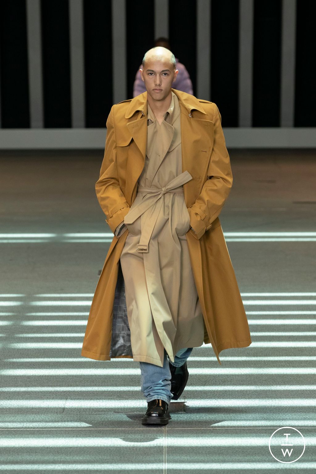 Fashion Week Paris Spring/Summer 2023 look 25 from the VTMNTS collection 男装