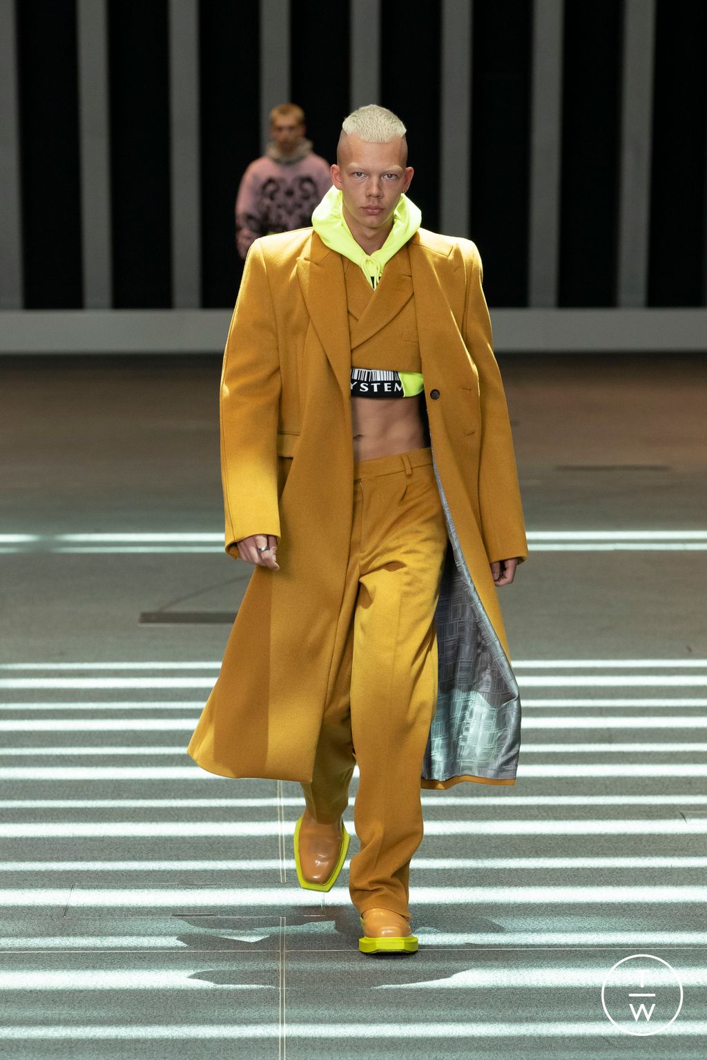 Fashion Week Paris Spring/Summer 2023 look 29 from the VTMNTS collection 男装