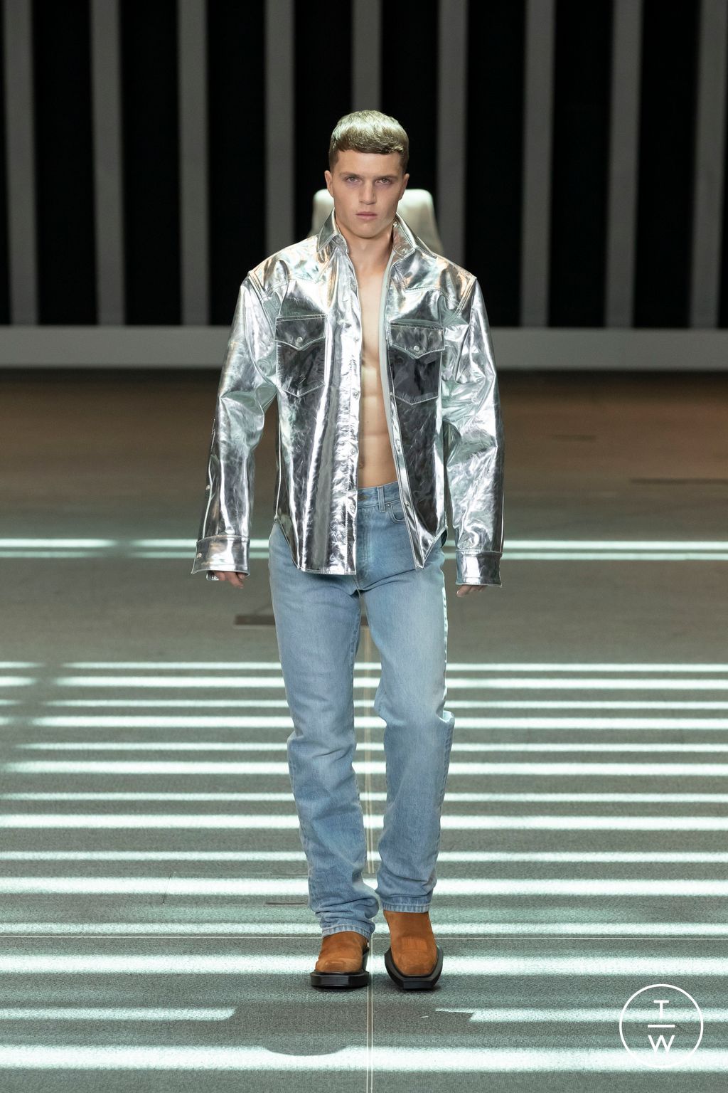 Fashion Week Paris Spring/Summer 2023 look 38 from the VTMNTS collection menswear