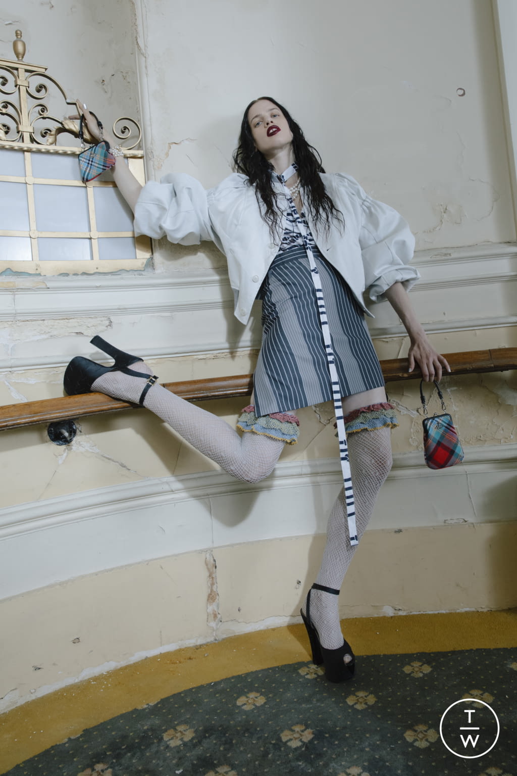 Fashion Week London Spring/Summer 2022 look 4 from the Vivienne Westwood collection womenswear