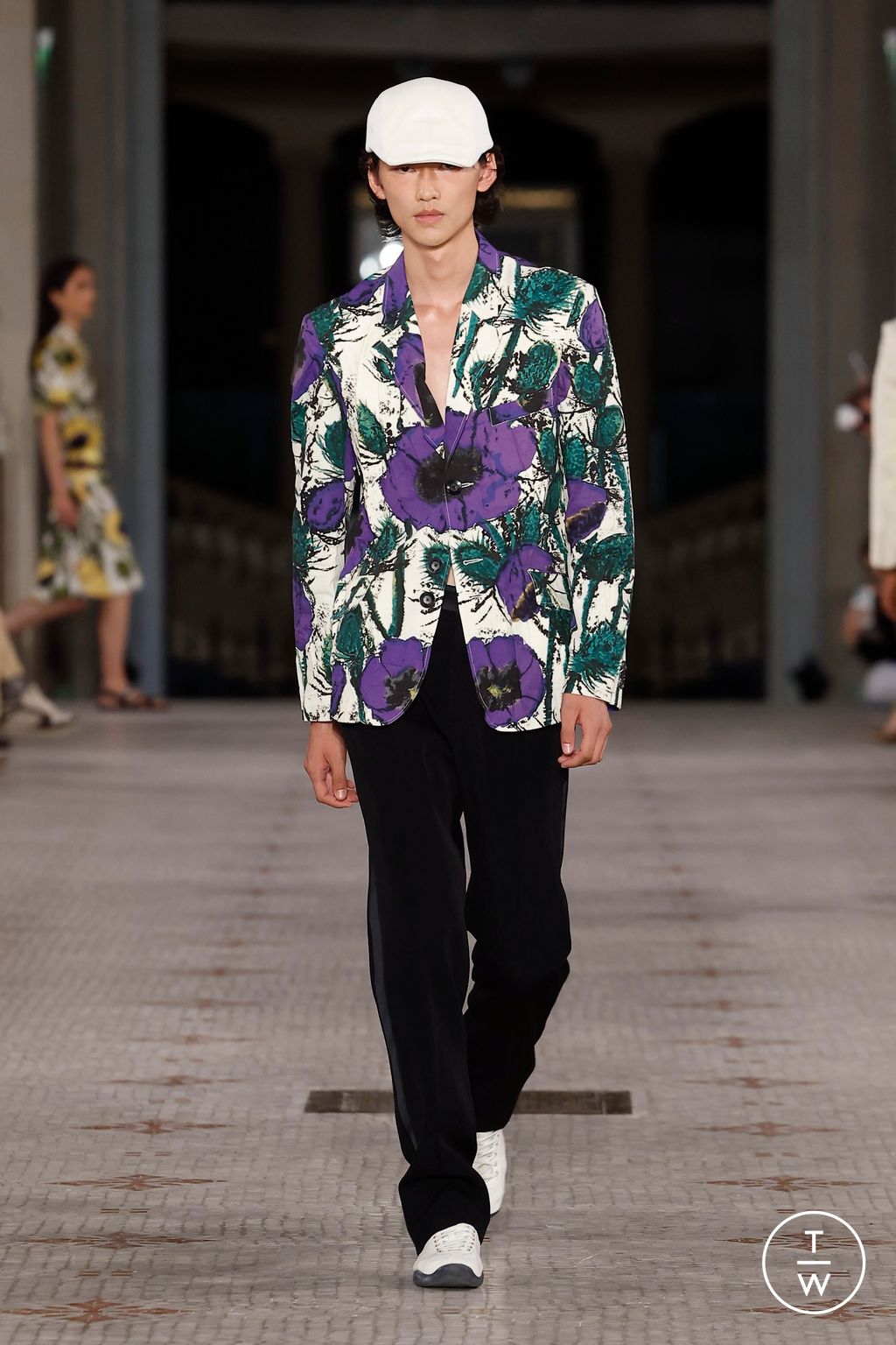 Fashion Week Paris Spring-Summer 2025 look 18 from the Wales Bonner collection 男装