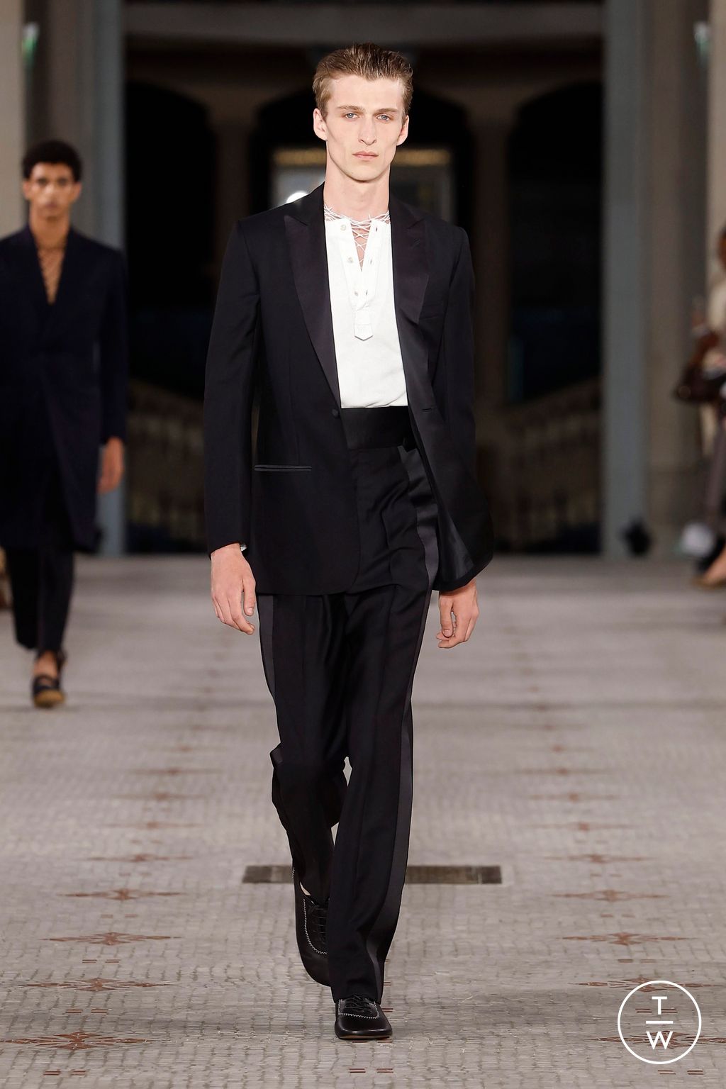 Fashion Week Paris Spring/Summer 2025 look 31 from the Wales Bonner collection 男装