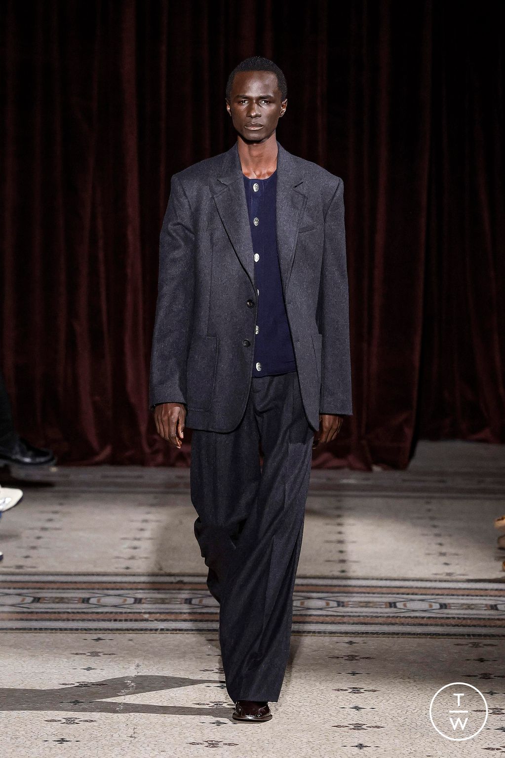 Fashion Week Paris Fall/Winter 2024 look 2 from the Wales Bonner collection menswear