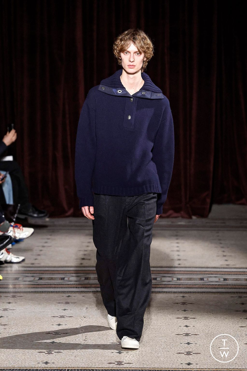 Fashion Week Paris Fall/Winter 2024 look 7 from the Wales Bonner collection menswear