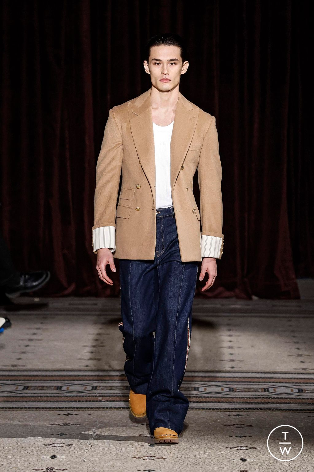 Fashion Week Paris Fall/Winter 2024 look 14 from the Wales Bonner collection 男装
