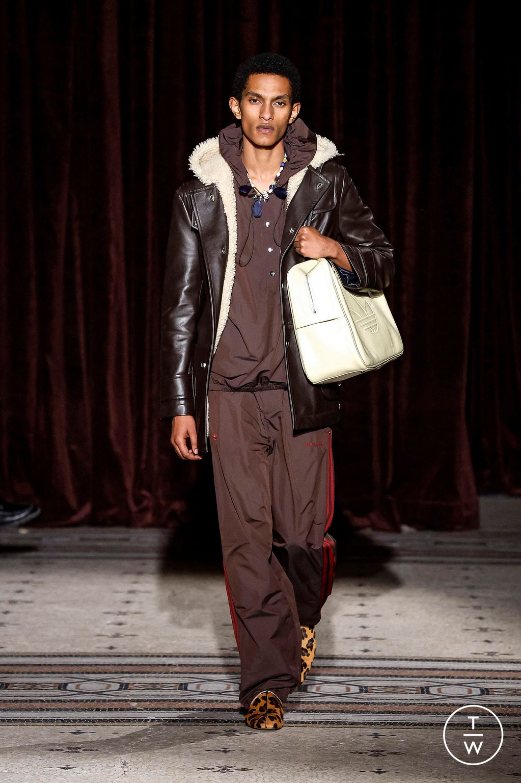 Fashion Week Paris Fall/Winter 2024 look 18 from the Wales Bonner collection menswear