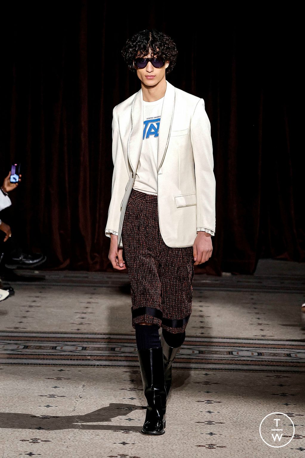 Fashion Week Paris Fall/Winter 2024 look 19 from the Wales Bonner collection menswear
