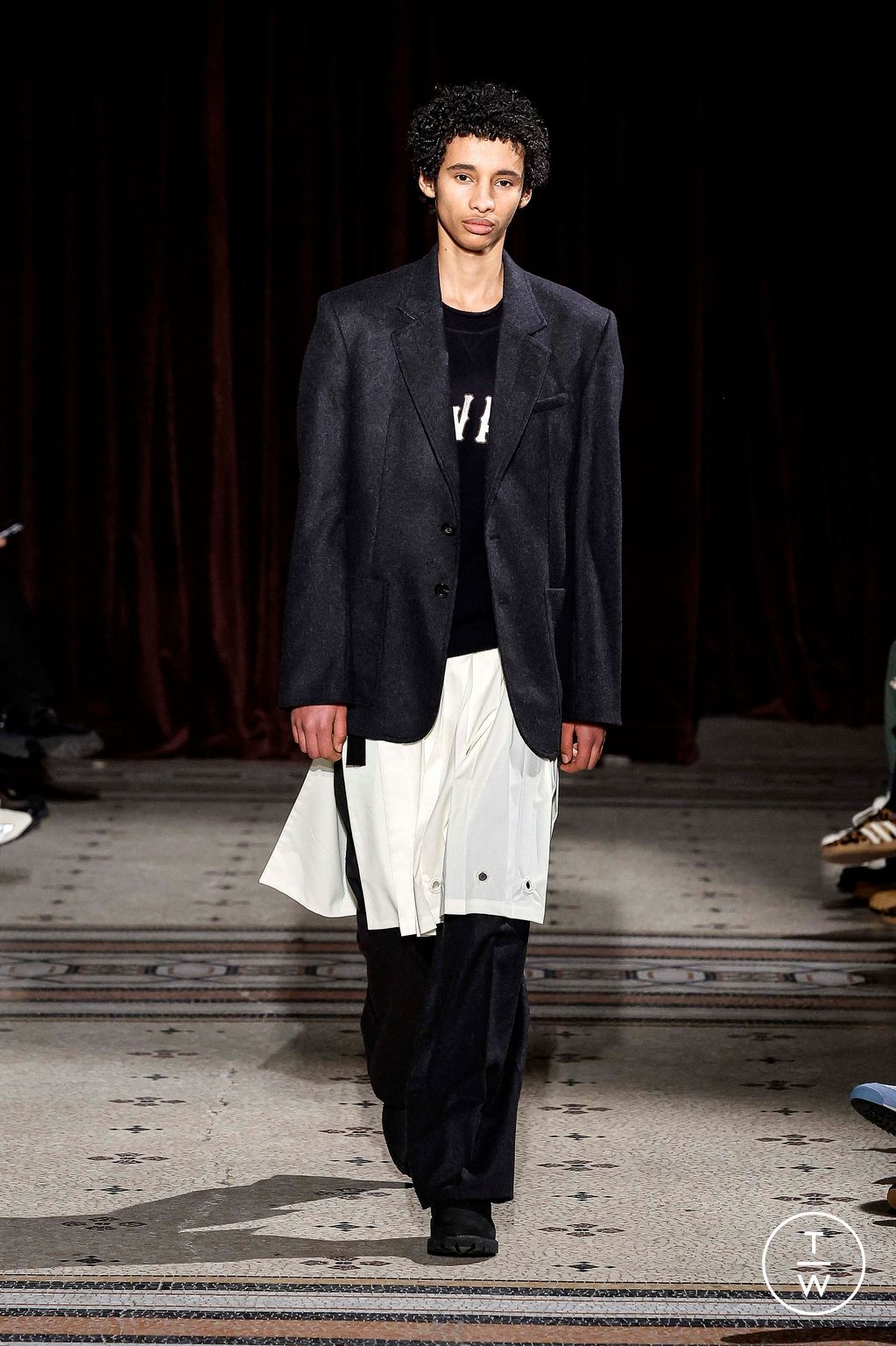 Fashion Week Paris Fall/Winter 2024 look 24 from the Wales Bonner collection 男装