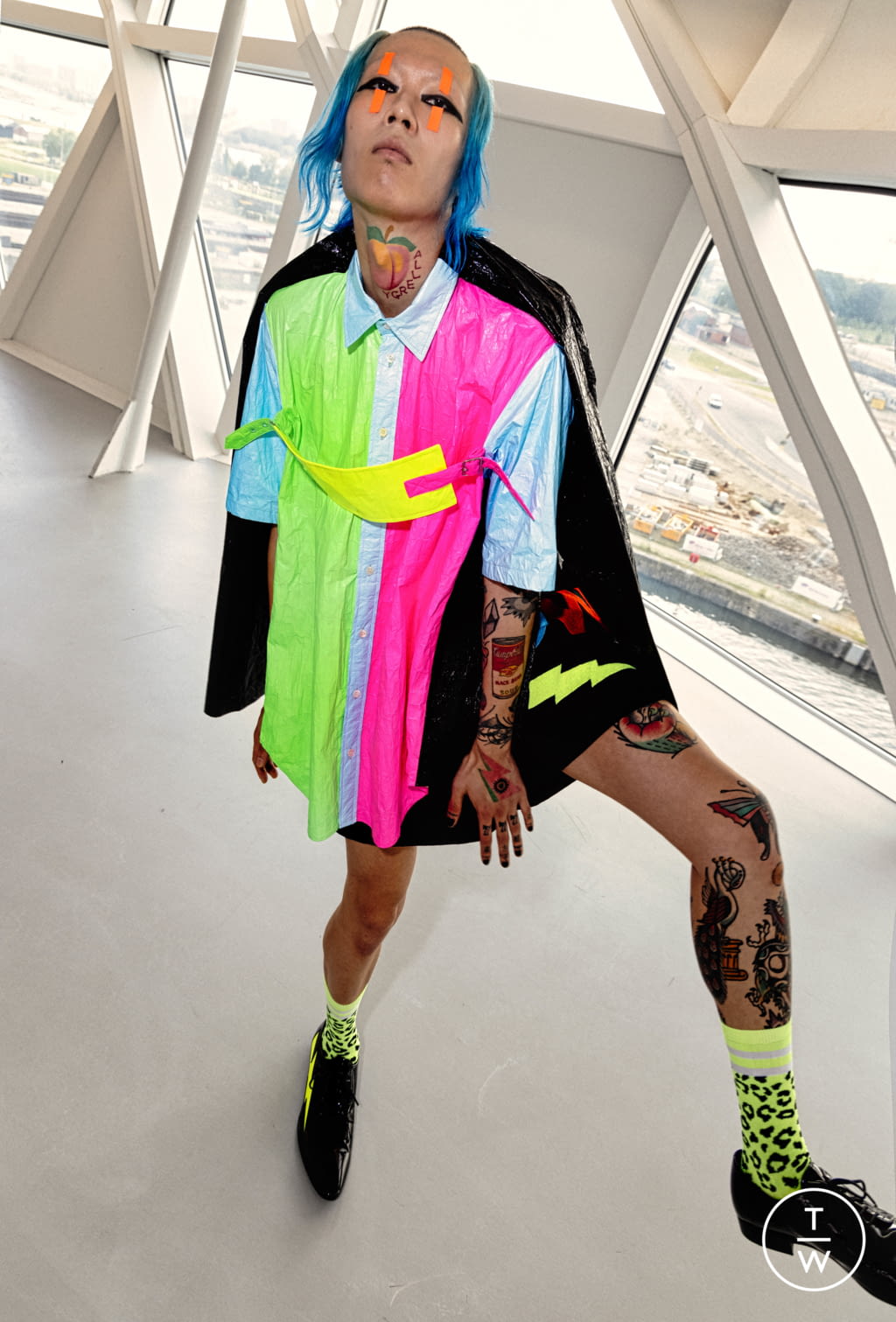 Fashion Week Paris Spring/Summer 2022 look 14 from the Walter Van Beirendonck collection 男装