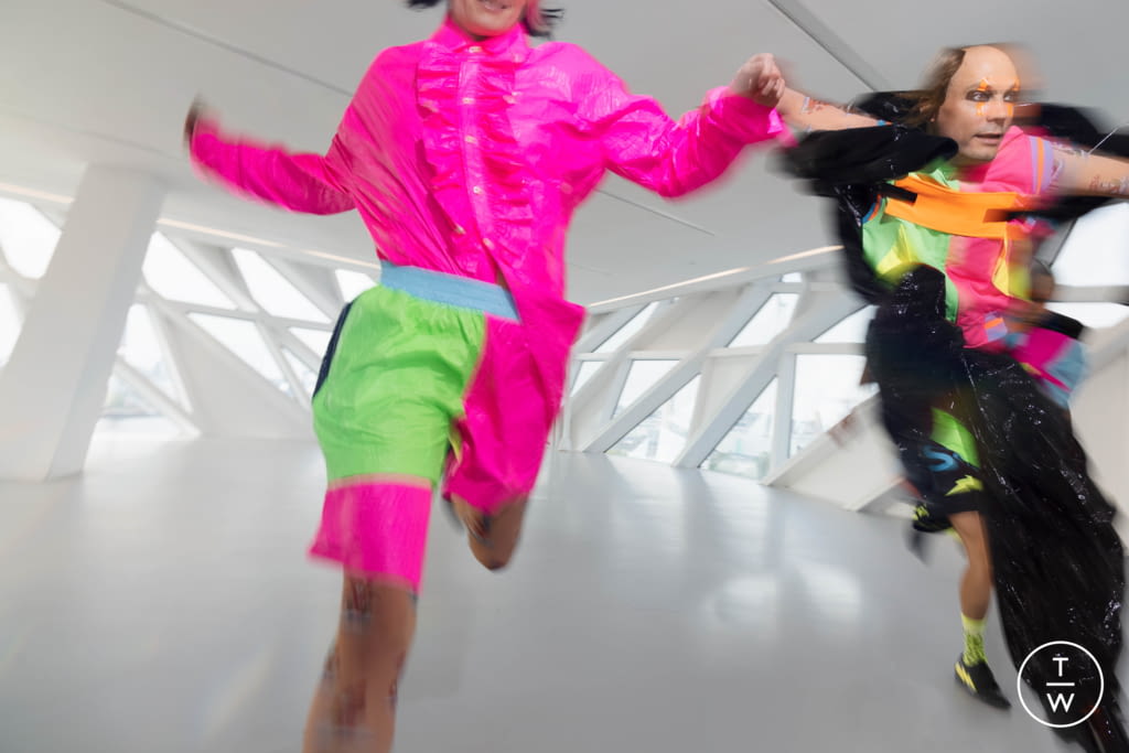 Fashion Week Paris Spring/Summer 2022 look 27 from the Walter Van Beirendonck collection 男装