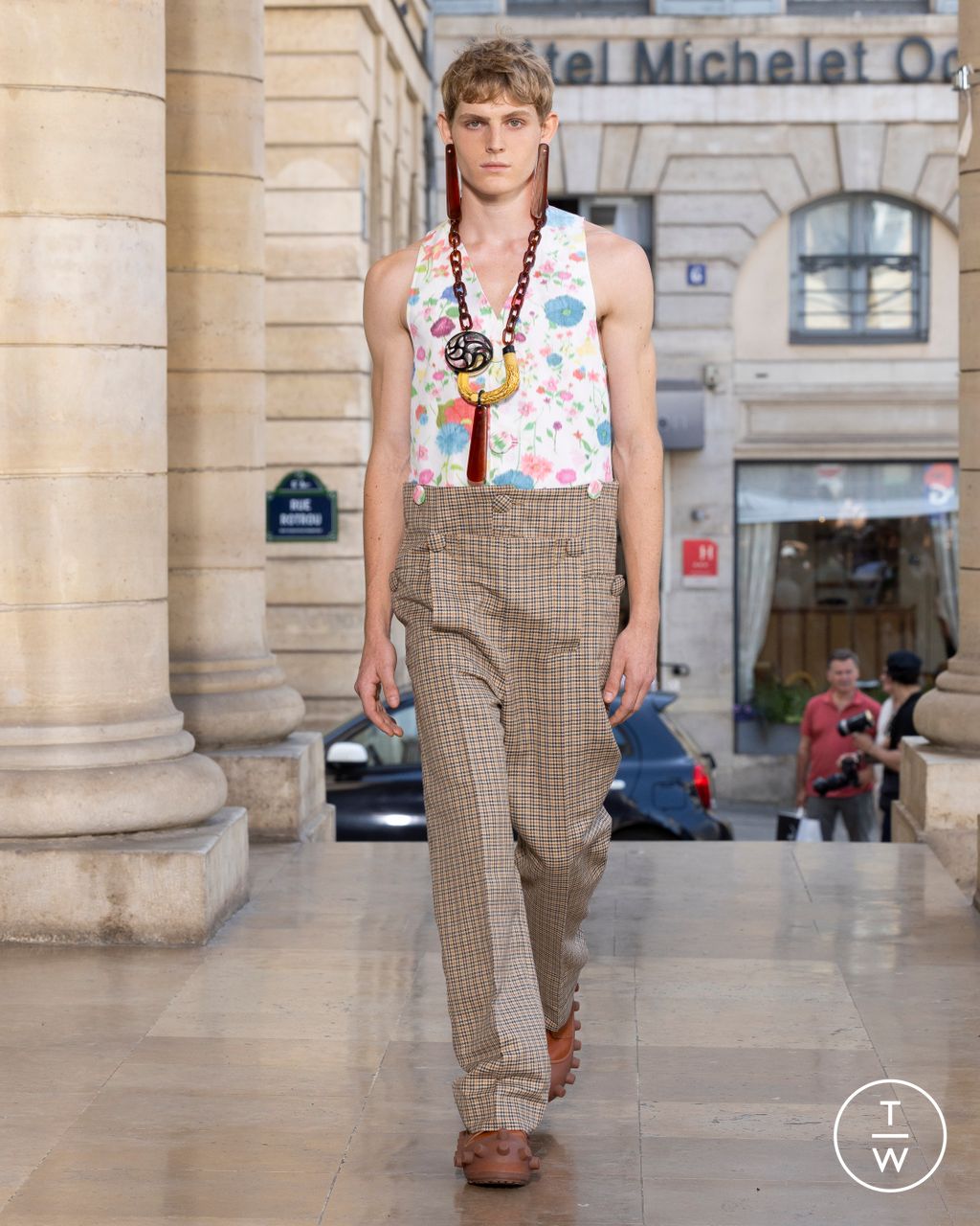 Fashion Week Paris Spring/Summer 2026 look 2 from the Walter Van Beirendonck collection menswear