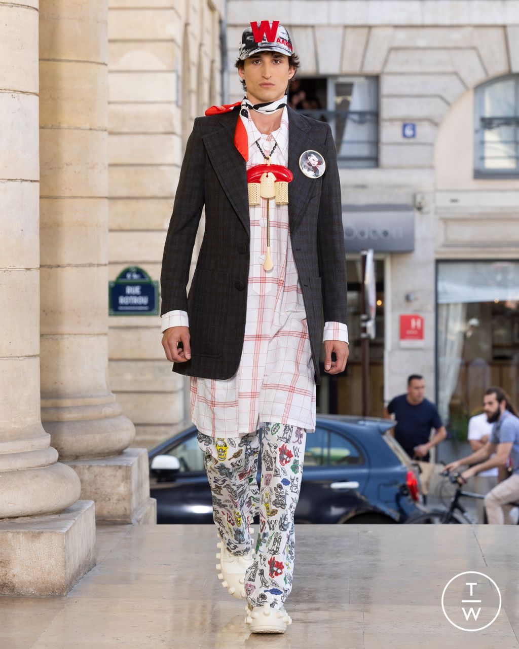 Fashion Week Paris Spring/Summer 2026 look 4 from the Walter Van Beirendonck collection menswear