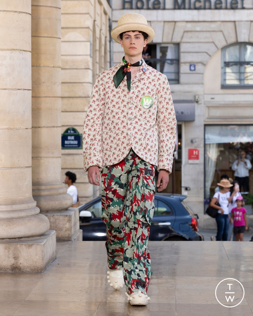 Fashion Week Paris Spring/Summer 2026 look 12 from the Walter Van Beirendonck collection menswear
