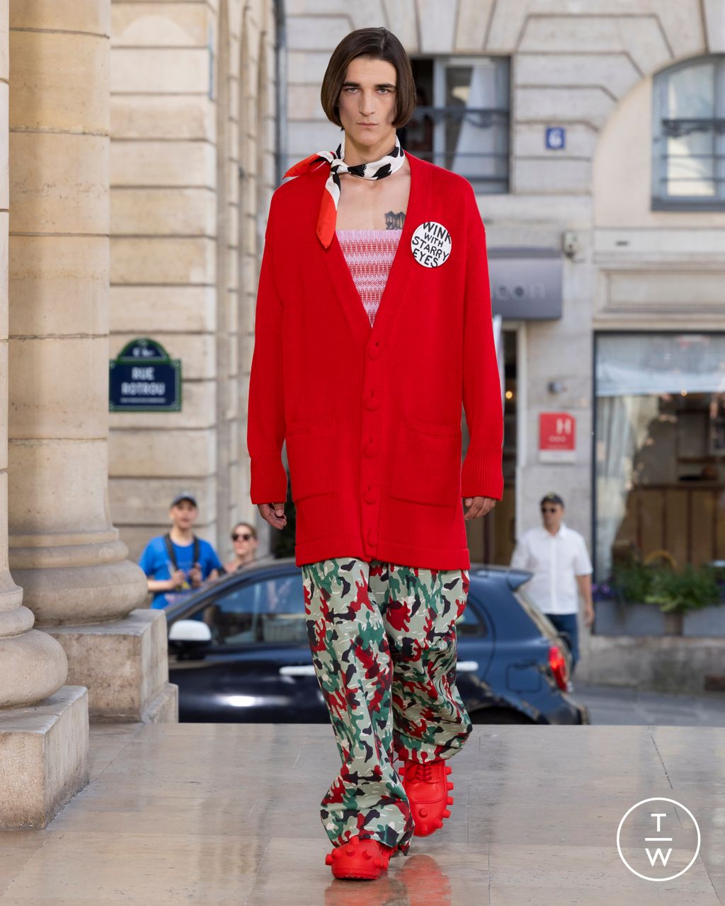 Fashion Week Paris Spring/Summer 2026 look 26 from the Walter Van Beirendonck collection menswear