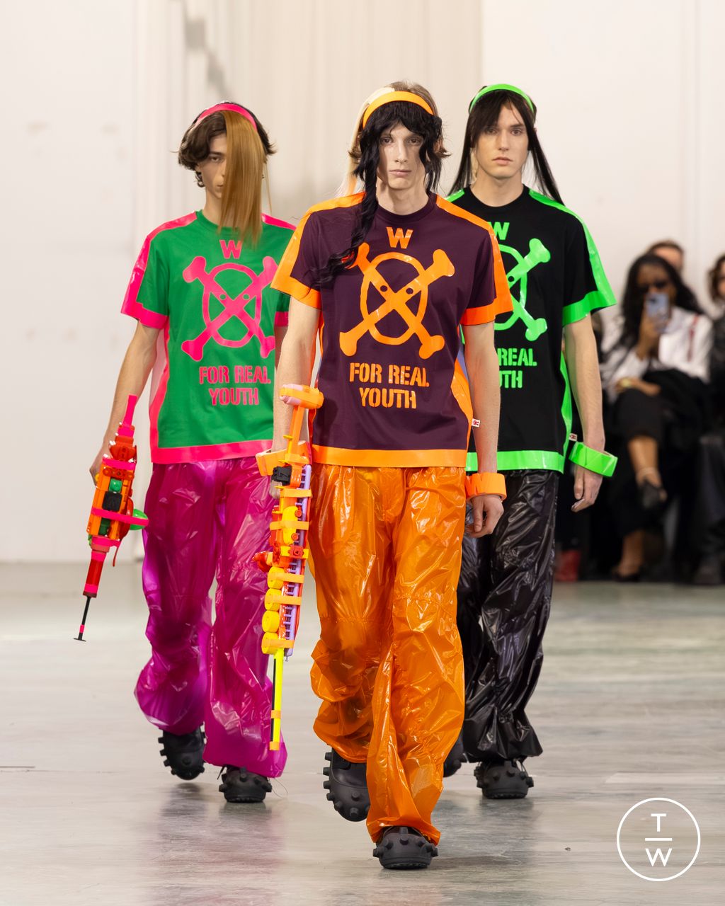 Fashion Week Paris Fall/Winter 2026 look 2 from the Walter Van Beirendonck collection menswear