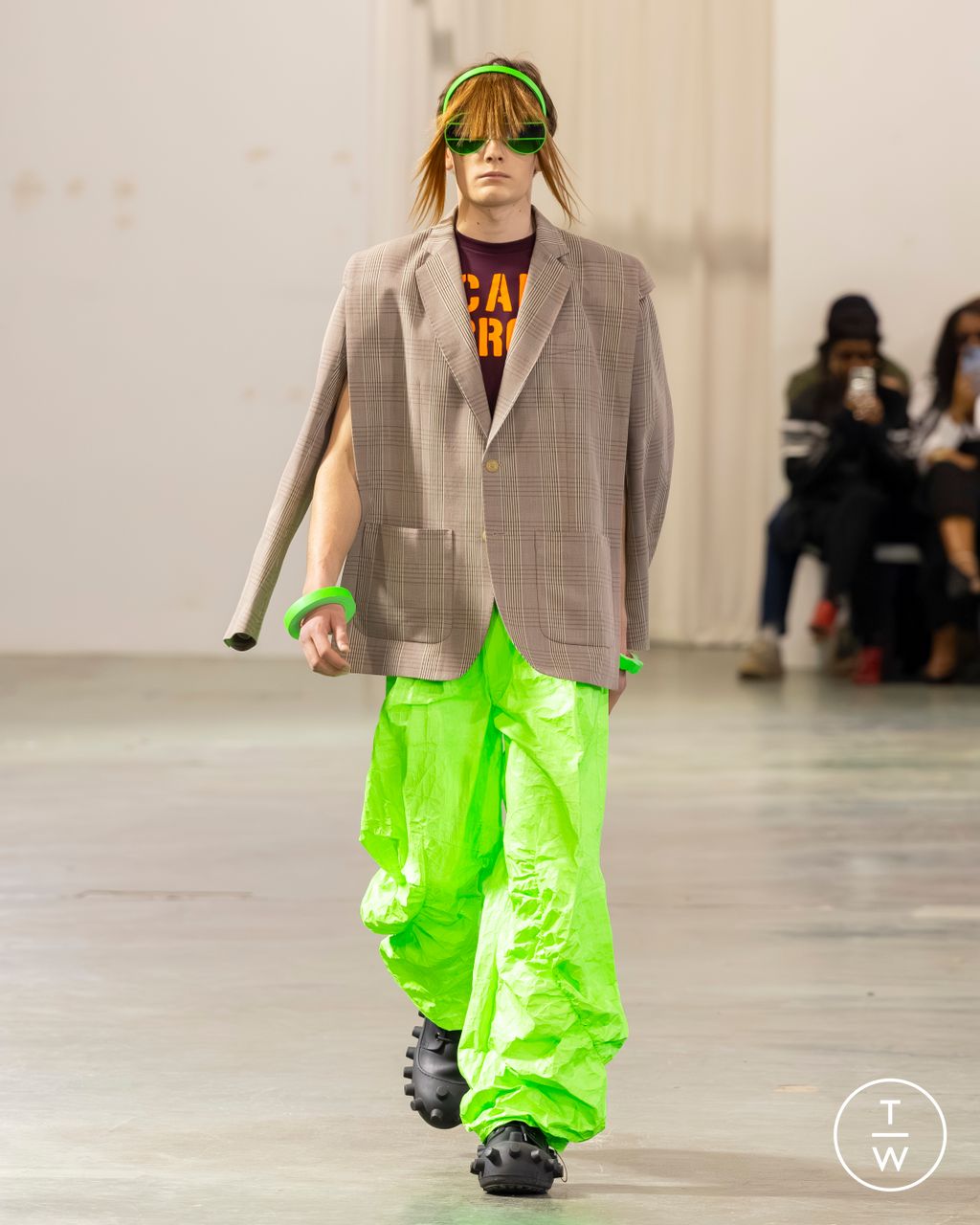 Fashion Week Paris Fall/Winter 2026 look 4 de la collection Walter Van Beirendonck menswear