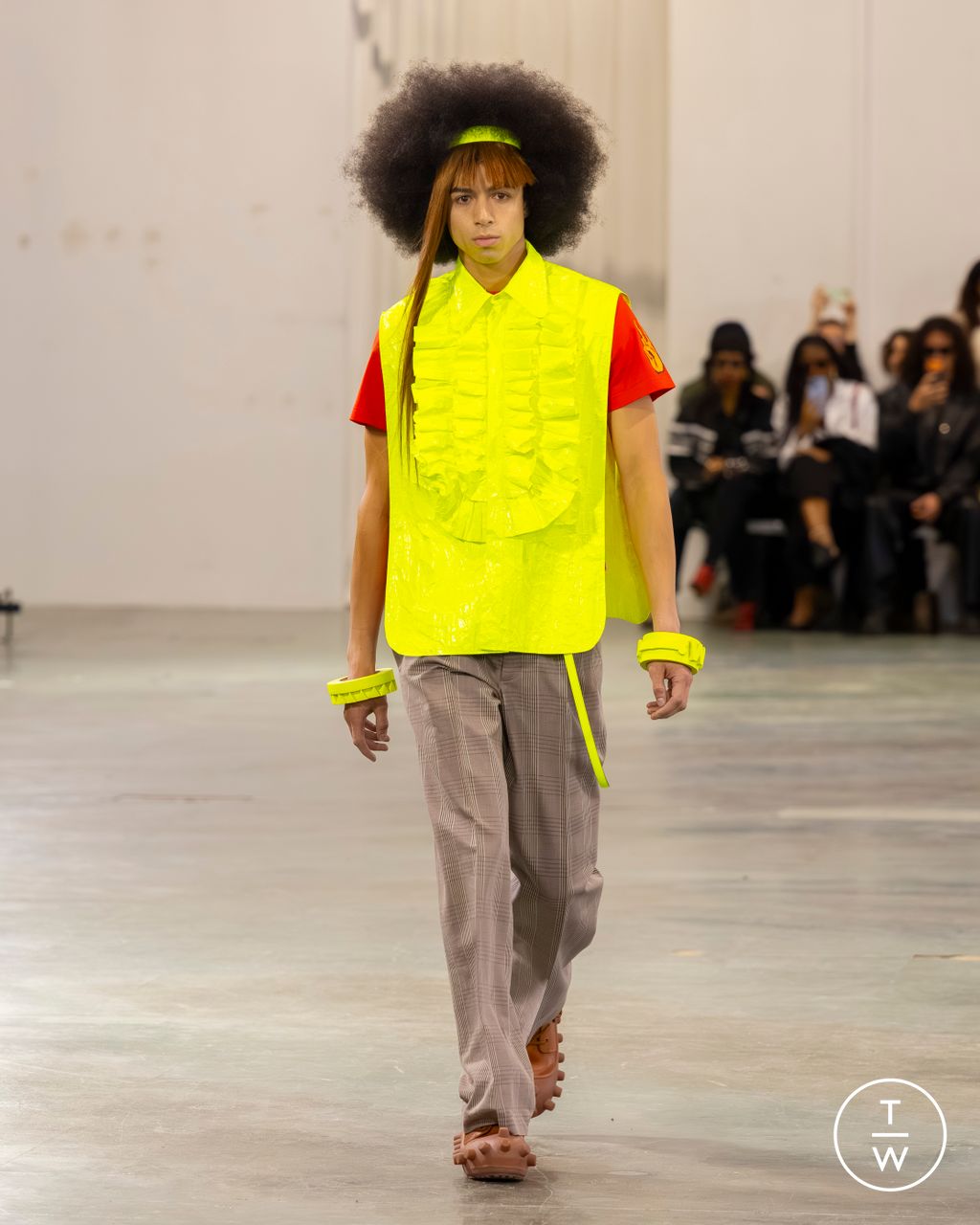 Fashion Week Paris Fall/Winter 2026 look 7 from the Walter Van Beirendonck collection menswear