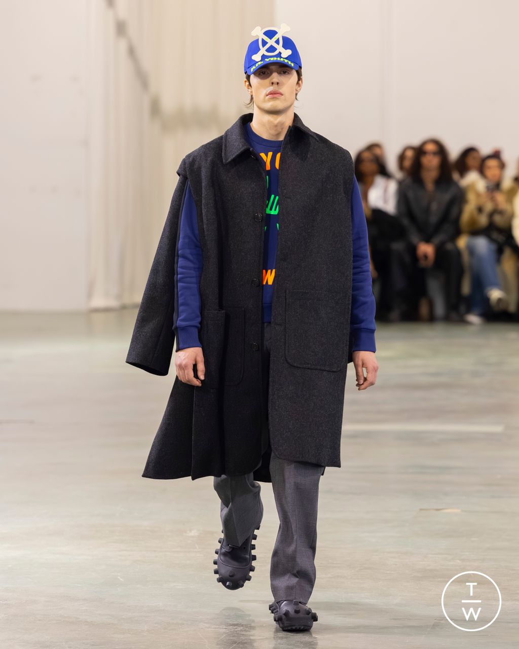 Fashion Week Paris Fall/Winter 2026 look 13 de la collection Walter Van Beirendonck menswear