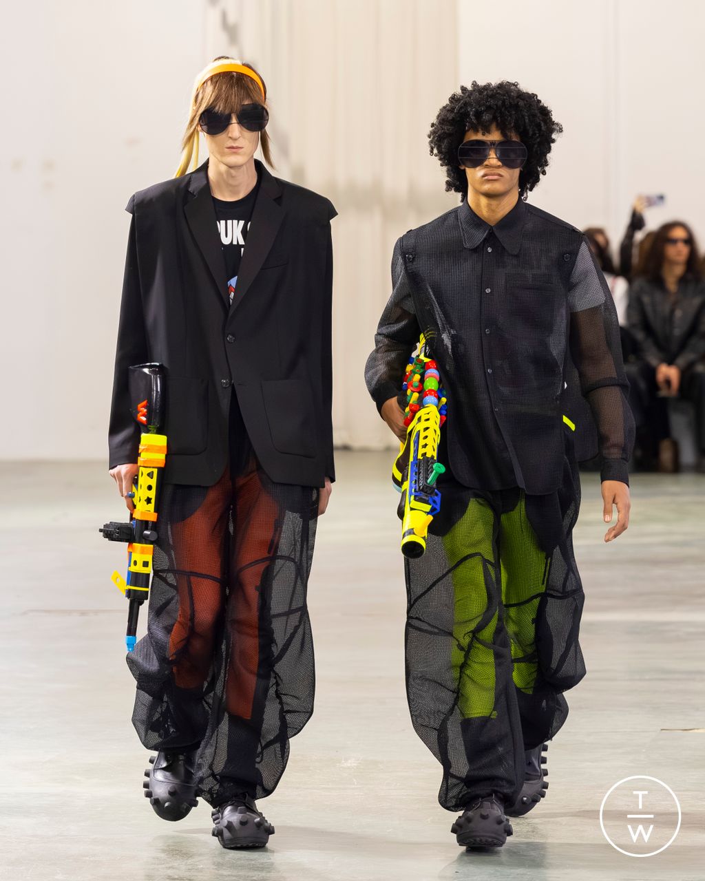 Fashion Week Paris Fall/Winter 2026 look 14 from the Walter Van Beirendonck collection 男装