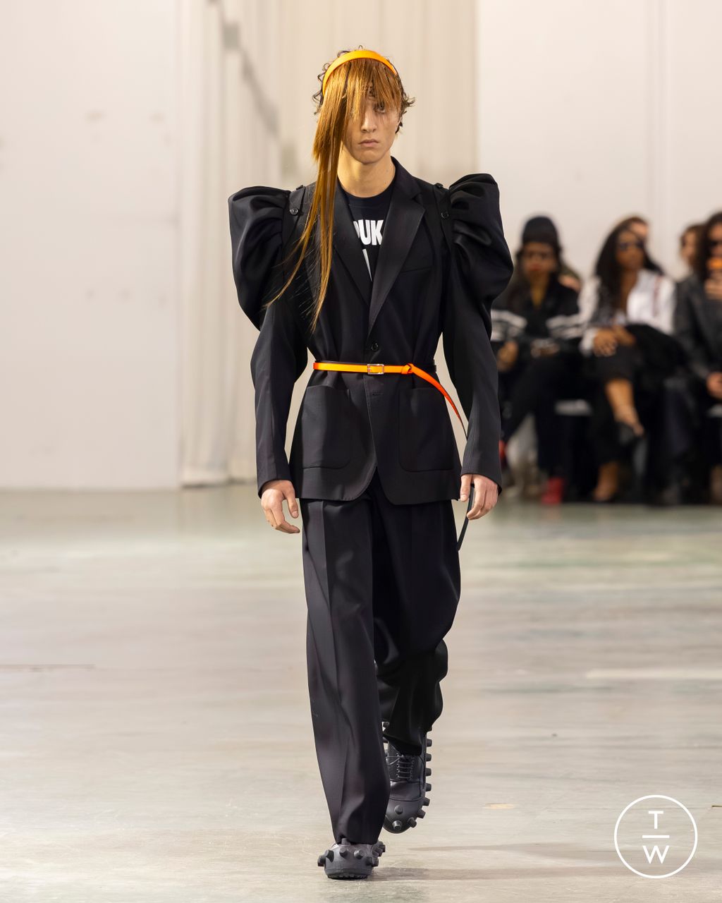 Fashion Week Paris Fall/Winter 2026 look 15 de la collection Walter Van Beirendonck menswear