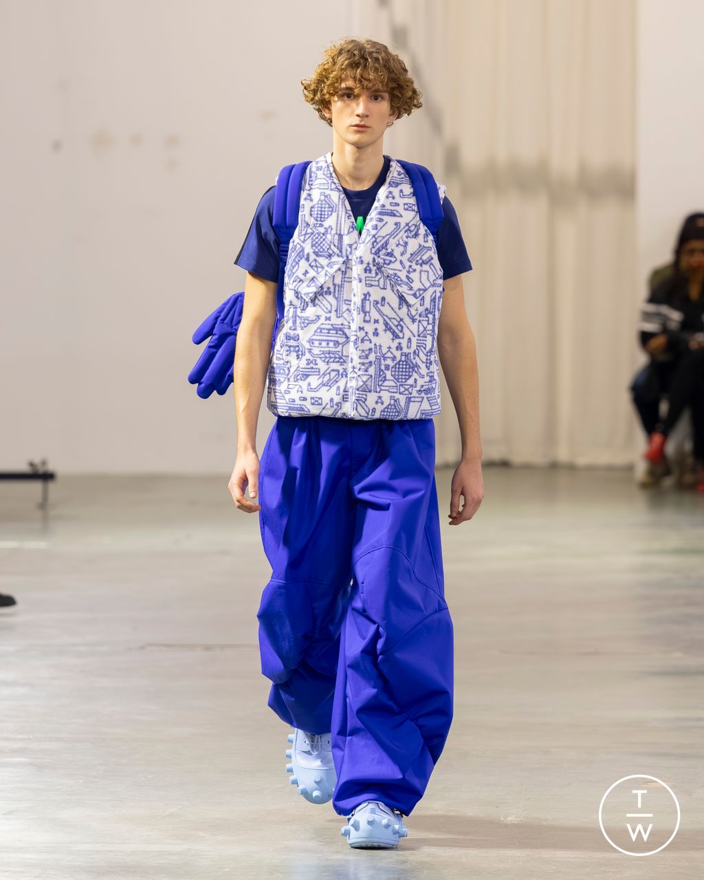 Fashion Week Paris Fall/Winter 2026 look 25 de la collection Walter Van Beirendonck menswear