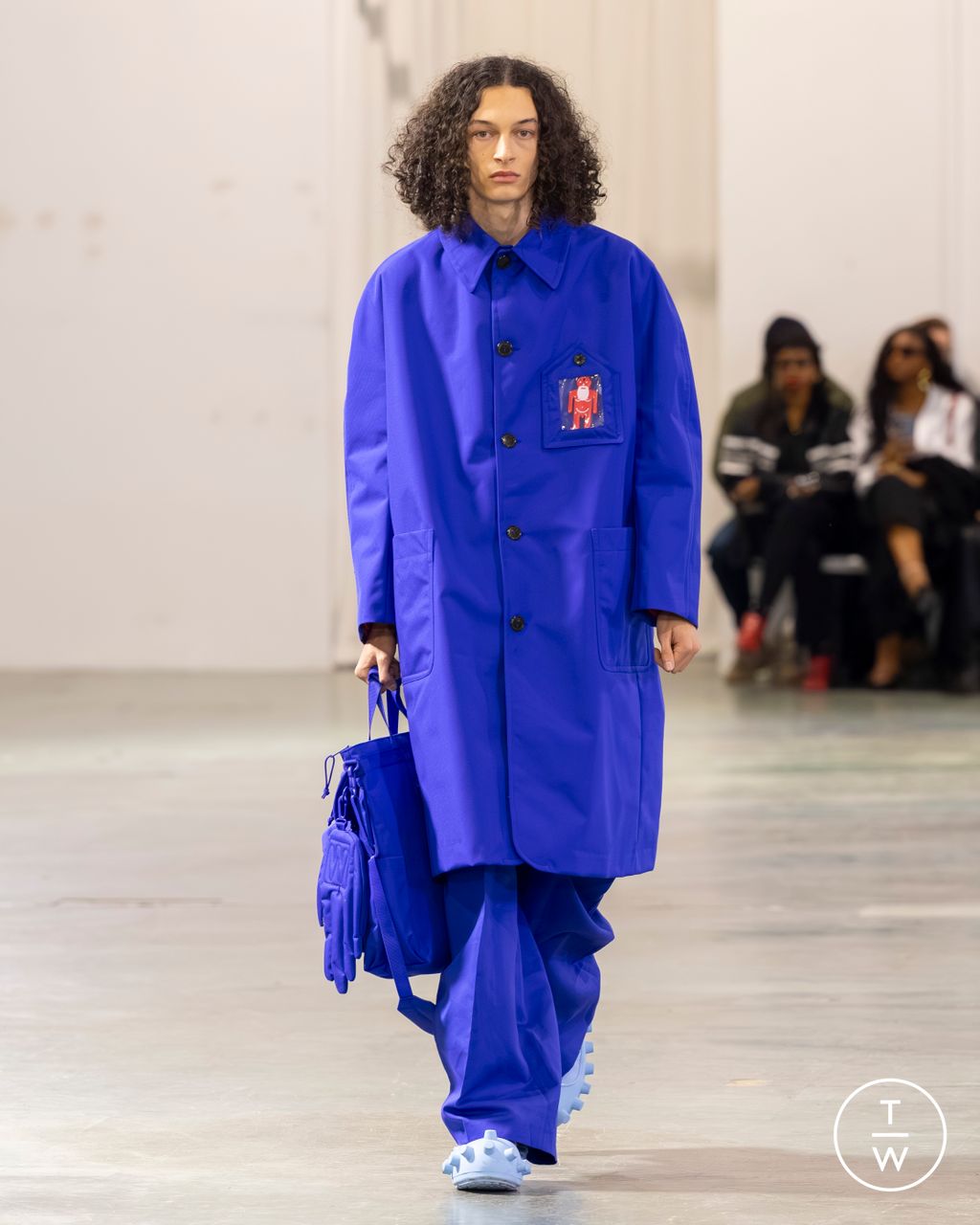 Fashion Week Paris Fall/Winter 2026 look 28 from the Walter Van Beirendonck collection menswear