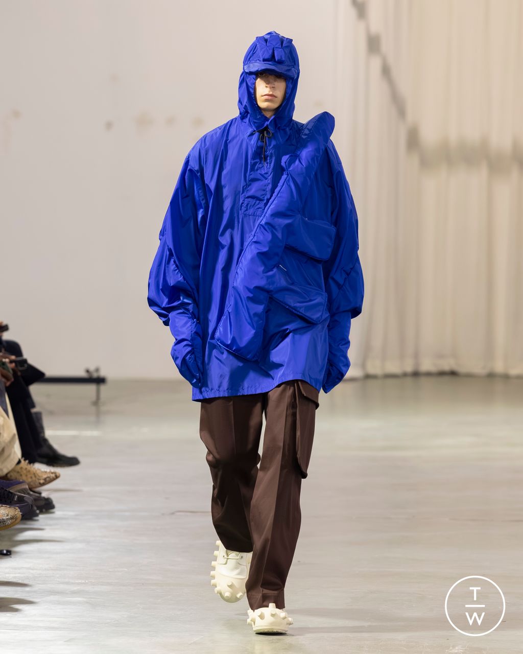 Fashion Week Paris Fall/Winter 2026 look 34 from the Walter Van Beirendonck collection menswear