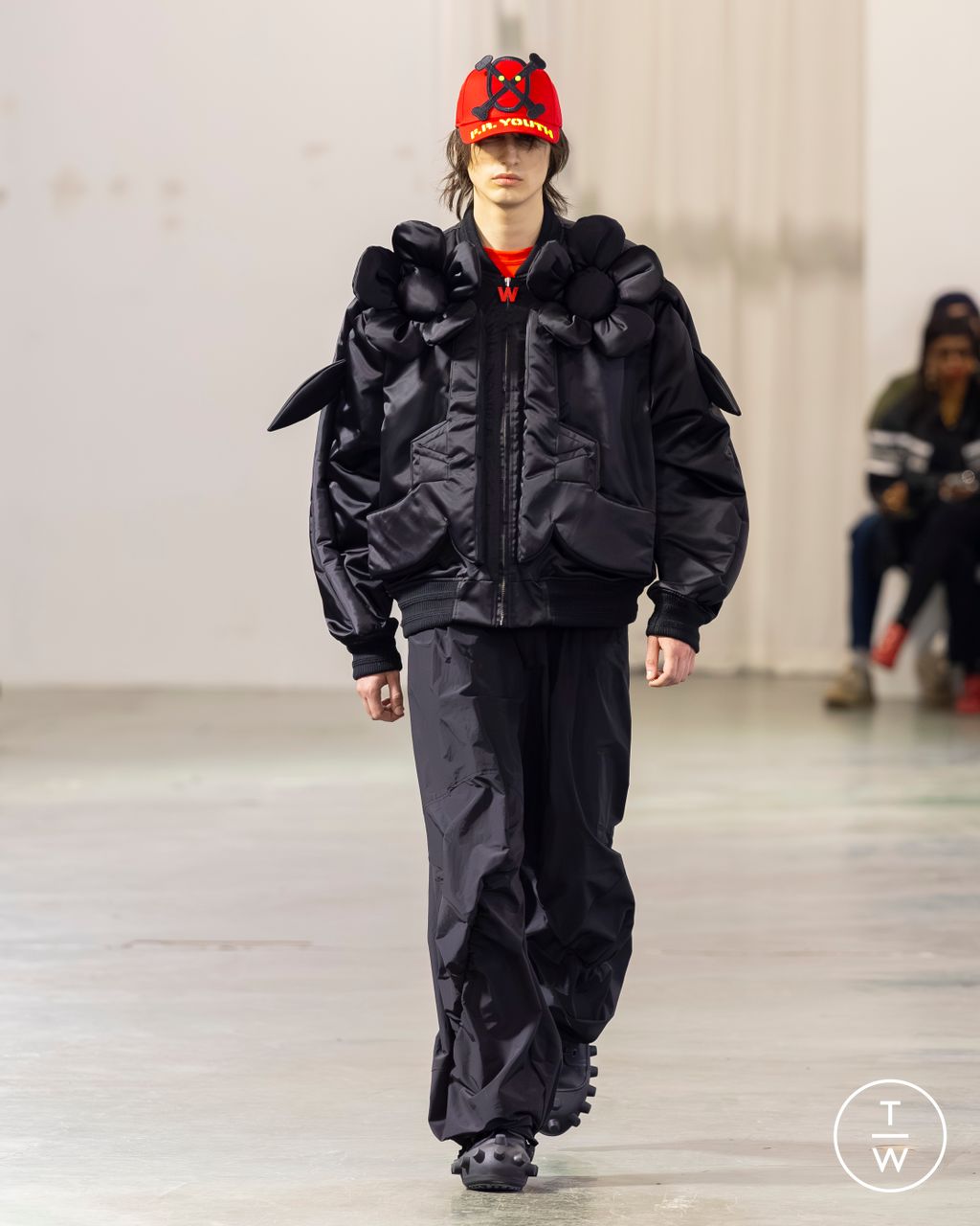 Fashion Week Paris Fall/Winter 2026 look 35 from the Walter Van Beirendonck collection menswear
